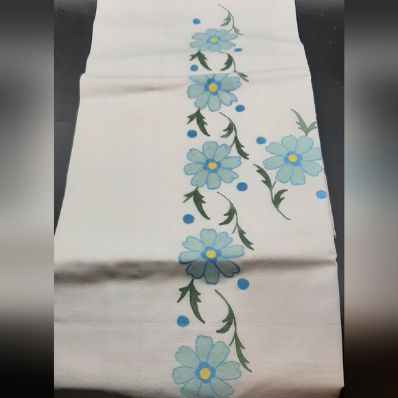 New Vtg Pair of Tex-Made Regular Pillow Cases Hand Painted Artex Paints Floral - Picture 3 of 5